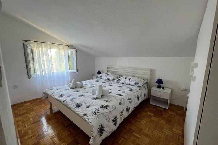 Ganze Wohnung, Ferienwohnung Željko - Maslinica in Maslinica, Solta