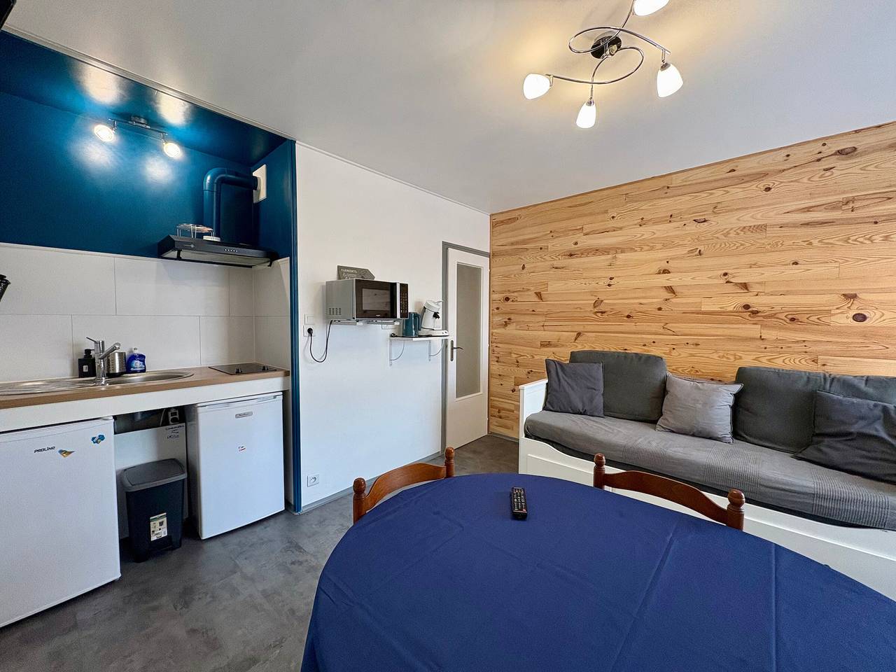 Apartamento entero, Apartamento renovado frente al mar con estacionamiento - 6 pers in Saint-Jean-de-Monts, Vandea