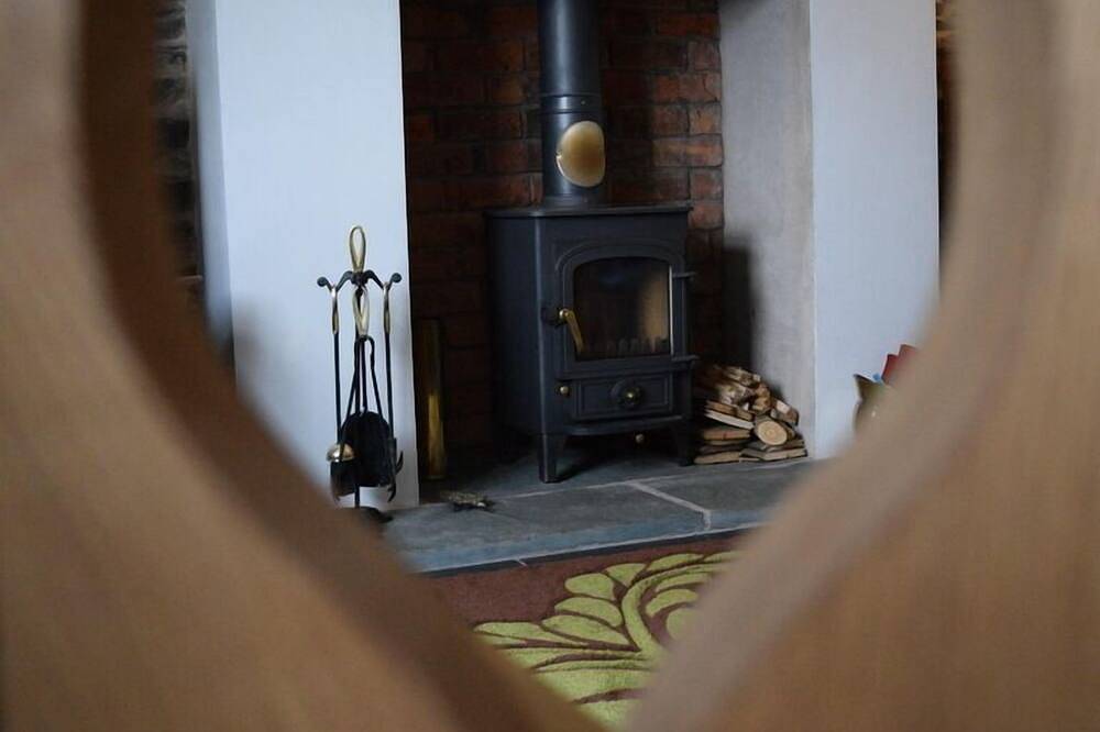 Miner's Cottage: Traditional Cottage with Lake Views in Coniston, Lake District