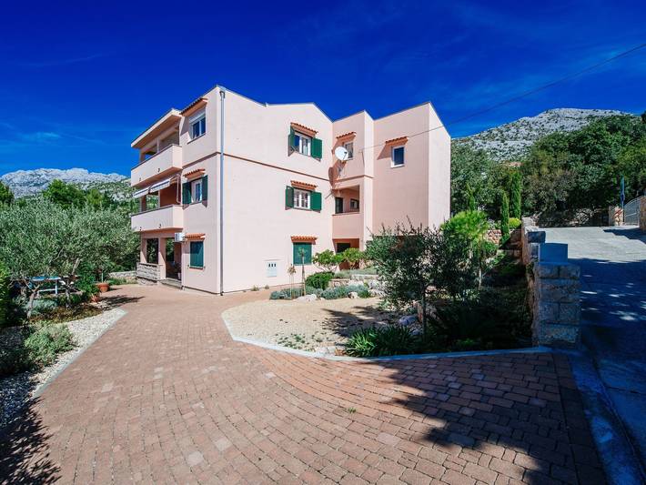 Ferienwohnung für 4 Personen, mit Garten in Starigrad Paklenica