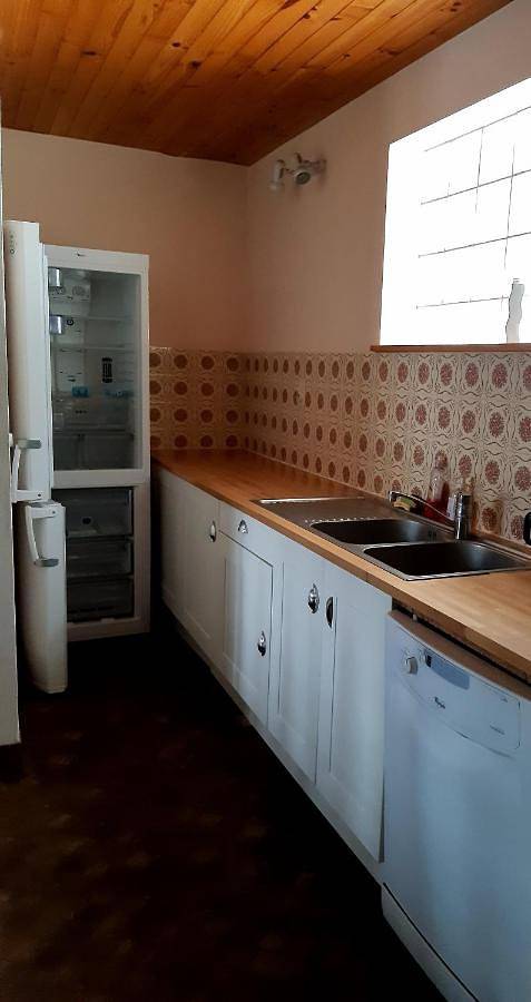 Location de vacances pour 8 personnes, avec terrasse ainsi que vue et jardin à Vielle-Louron - 4