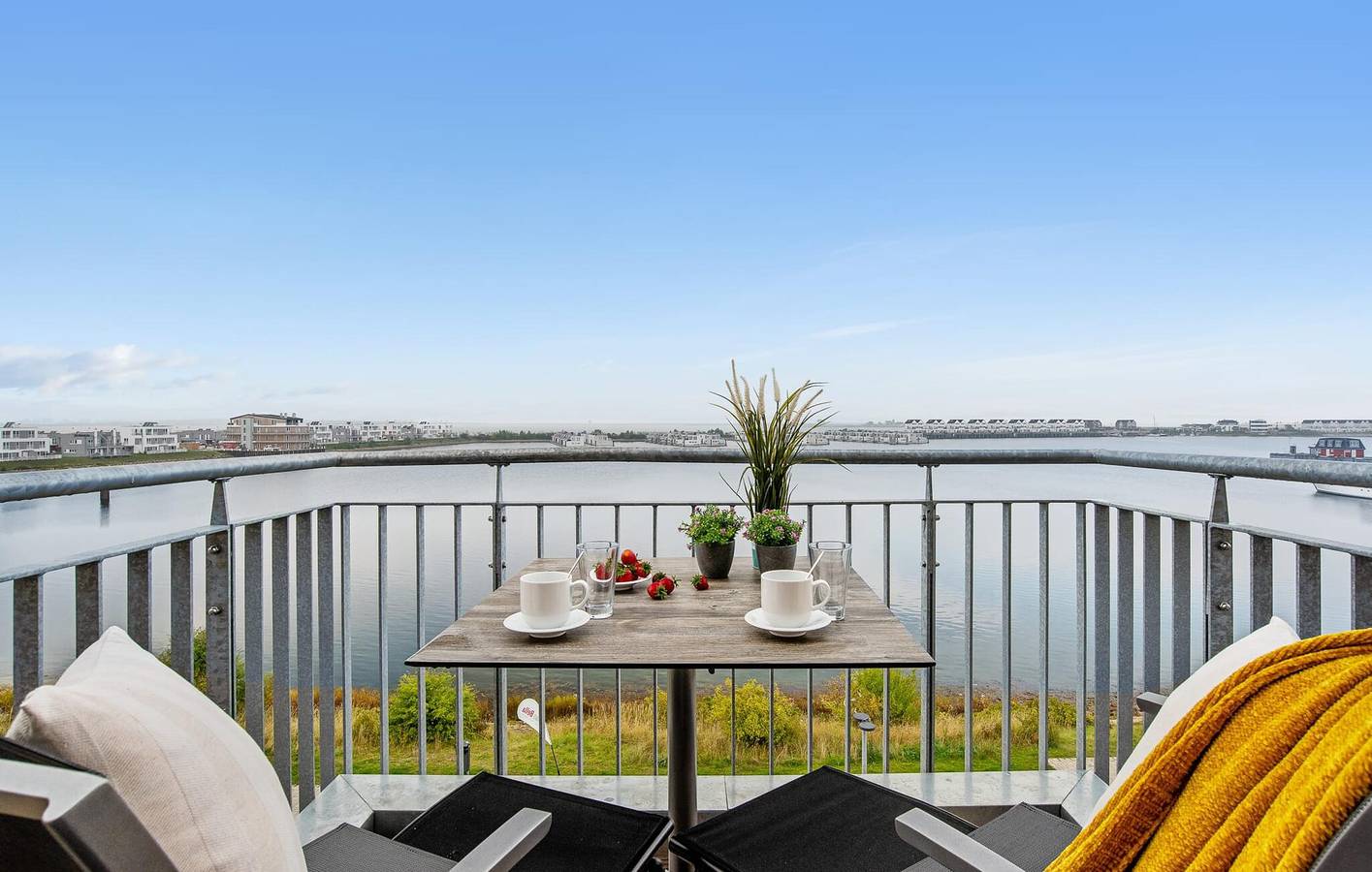 Ganze Ferienwohnung, Apartment mit Meerblick, Terrasse, Parkplatz und TV, 1 km zum Strand in Olpenitz, Kappeln