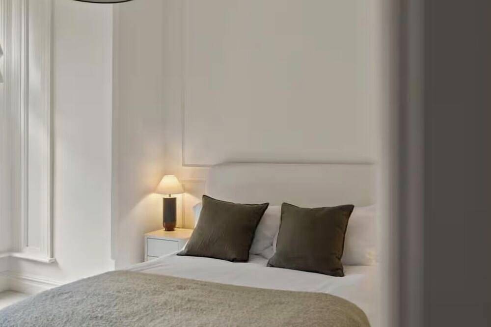 Ganze Wohnung, Luxury Victorian Two Bedroom Apartment in Sutton (London), London