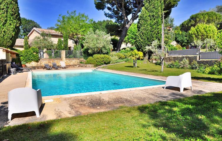 Encantador Apartamento 65m2: Aparcamiento, Terraza, Piscina, WiFi in Saint-Roman-de-Malegarde, Vaucluse