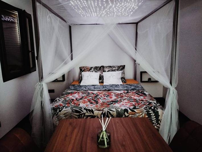 Chambre d’hôte pour 2 personnes, avec Terrasse et Jacuzzi ainsi que Jardin et Vue