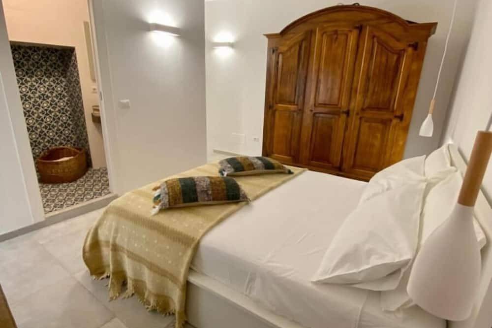 Entire apartment, Bed&Bikeitala Anguillara Sabazia Al Borgo - House in the village on the shores of the lake in Anguillara Sabazia, Lake Bracciano
