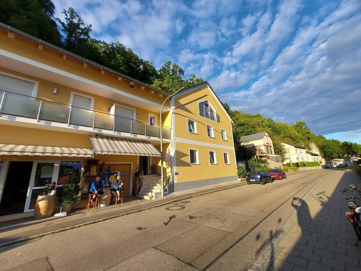 Ferienwohnung für 2 Personen, mit Balkon/Terrasse und Balkon sowie Terrasse in Bayerischer Jura - 3