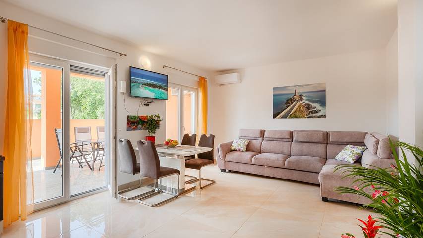 Villa pour 8 personnes, avec terrasse et jardin à Barbariga - 4