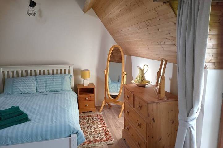 Location de vacances pour 5 personnes, avec Terrasse et Jardin à Chérencé-le-Roussel - 4