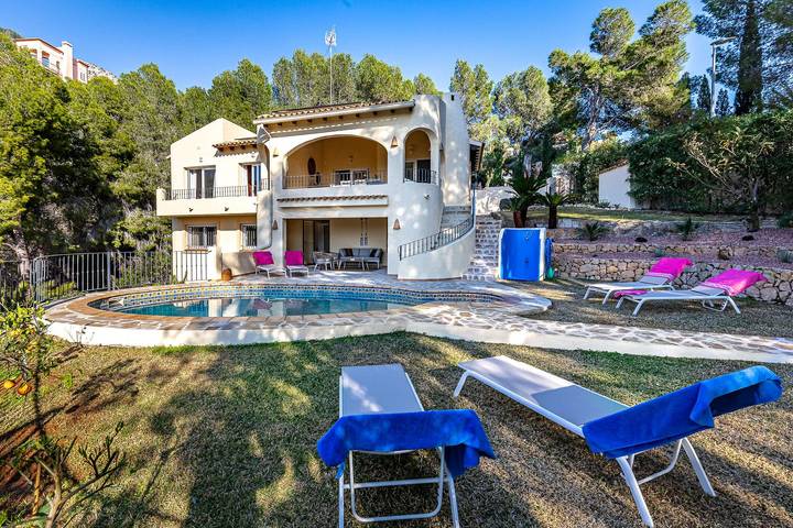 Villa für 6 Personen, mit Garten und Pool