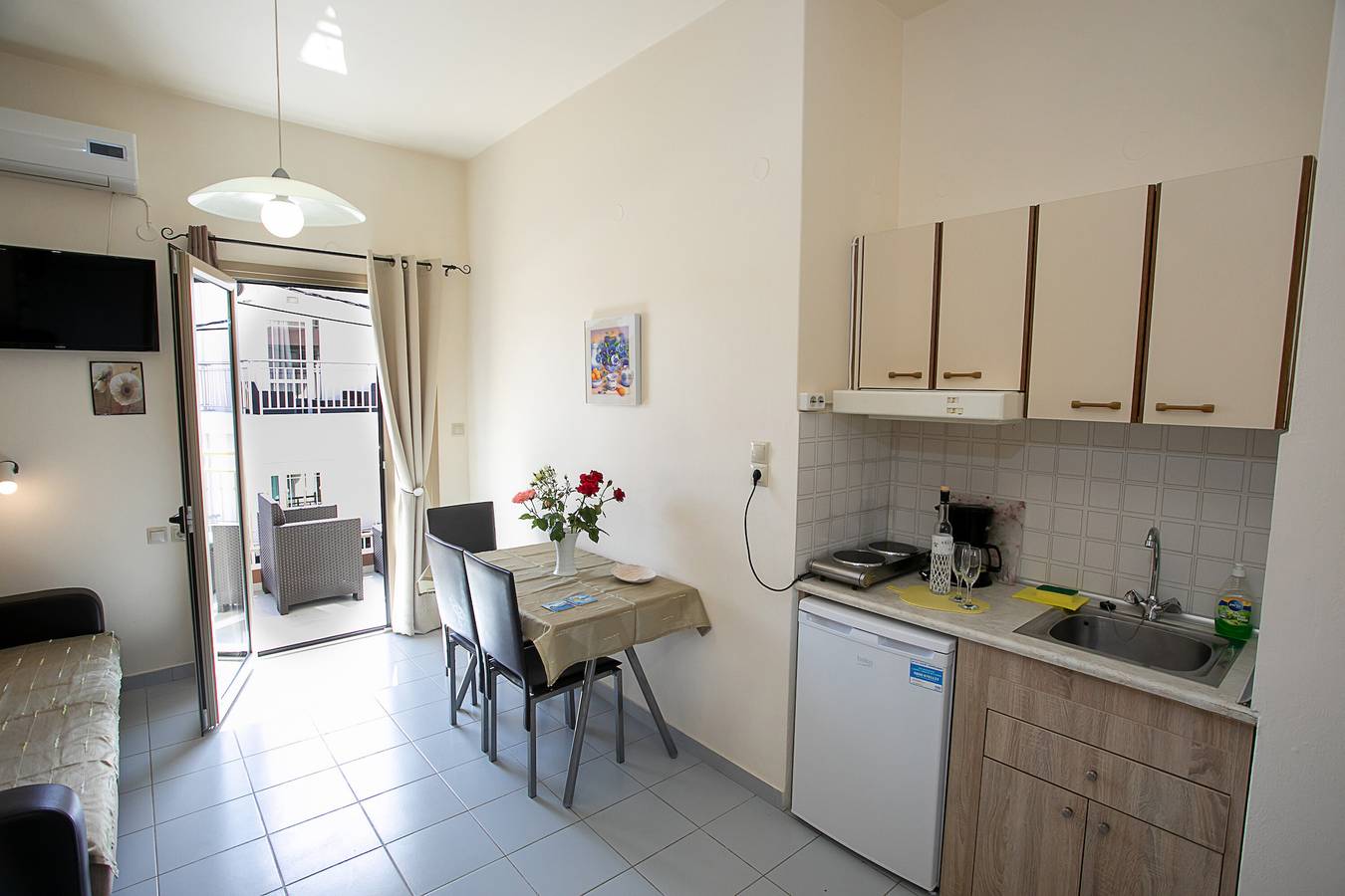 Appartement In Een Hotel "Rania Studio No 8" met Uitzicht Op Zee, Gedeeld Terras & Wifi in Gouves, Iraklio-Heraklion en omgeving