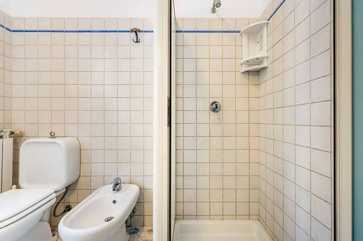 Entire apartment, Guesthost - Cozy 55 sqm apartment in Mascali, ideal for 4 people. Equipped with air conditioning, and 2 balconies, the apartment offers comfort and convenience. Located just 1 minute walk from the beach, with a road next to the building providing direct in Fondachello, Mascali