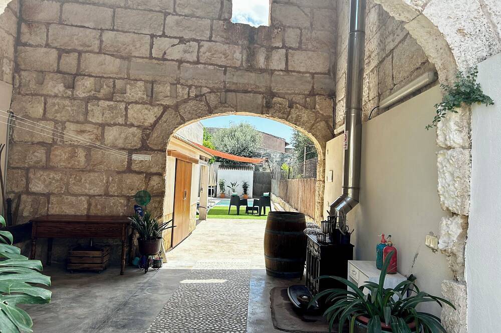 Modern house with lots of light and large gardens in Sa Pobla, North Majorca