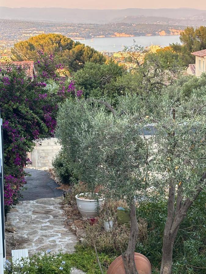 Maison contemporaine avec magnifique vue mer in La Ciotat, Marseille en omgeving