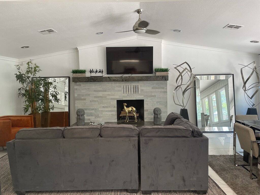 Your Own Resort Close to the Strip in Paradise, Nevada