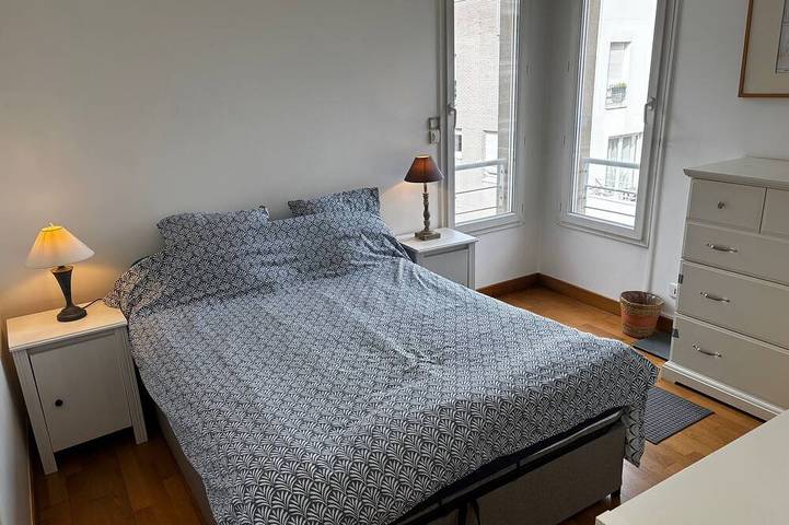 Entire apartment, Comfortable family apartment ideally located for visiting Paris in Saint-Ouen, Seine-Saint-Denis