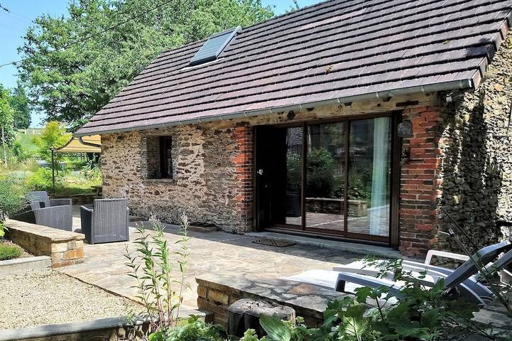 Gîte pour 2 personnes, avec Terrasse et Jardin à Ségur-le-Château