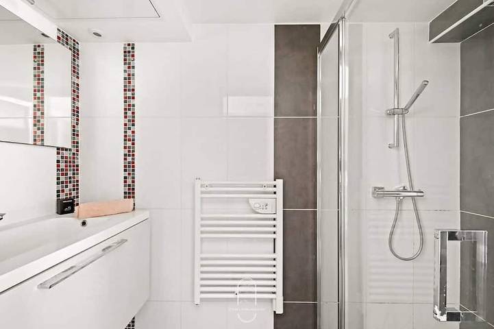 Appartement entier, Promo-T2 Jardin/Parking/Clim/Wifi /700m Plage in Le Pradet, Côte méditerranéenne (France)