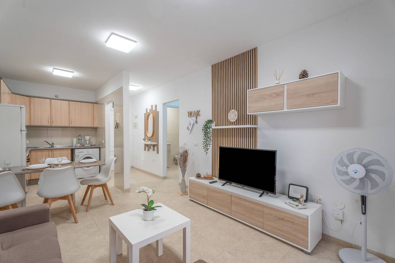 Apartamento entero, Apartamento vacacional 'Vivienda Carolina' con vistas a la montaña, piscina y Wi-Fi in Punta Larga, Candelaria