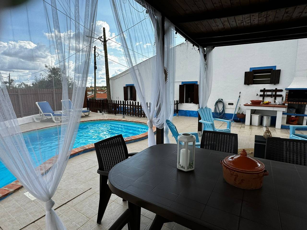 Villa 'Casa D' Avó Lita' com Piscina Privada, Terraço Privado e Wi-Fi in Distrito de Évora