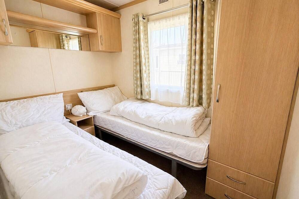 8 berth caravan at Orchards Haven in Clacton-on-Sea, Essex in Point Clear, St Osyth