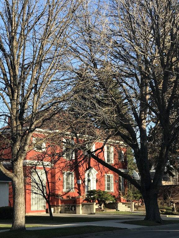Ganze Wohnung, Geschmackvoll möbliertes Apartment in der Innenstadt im historischen Wesley-Gebäude. in Hamilton (MT), Ravalli County