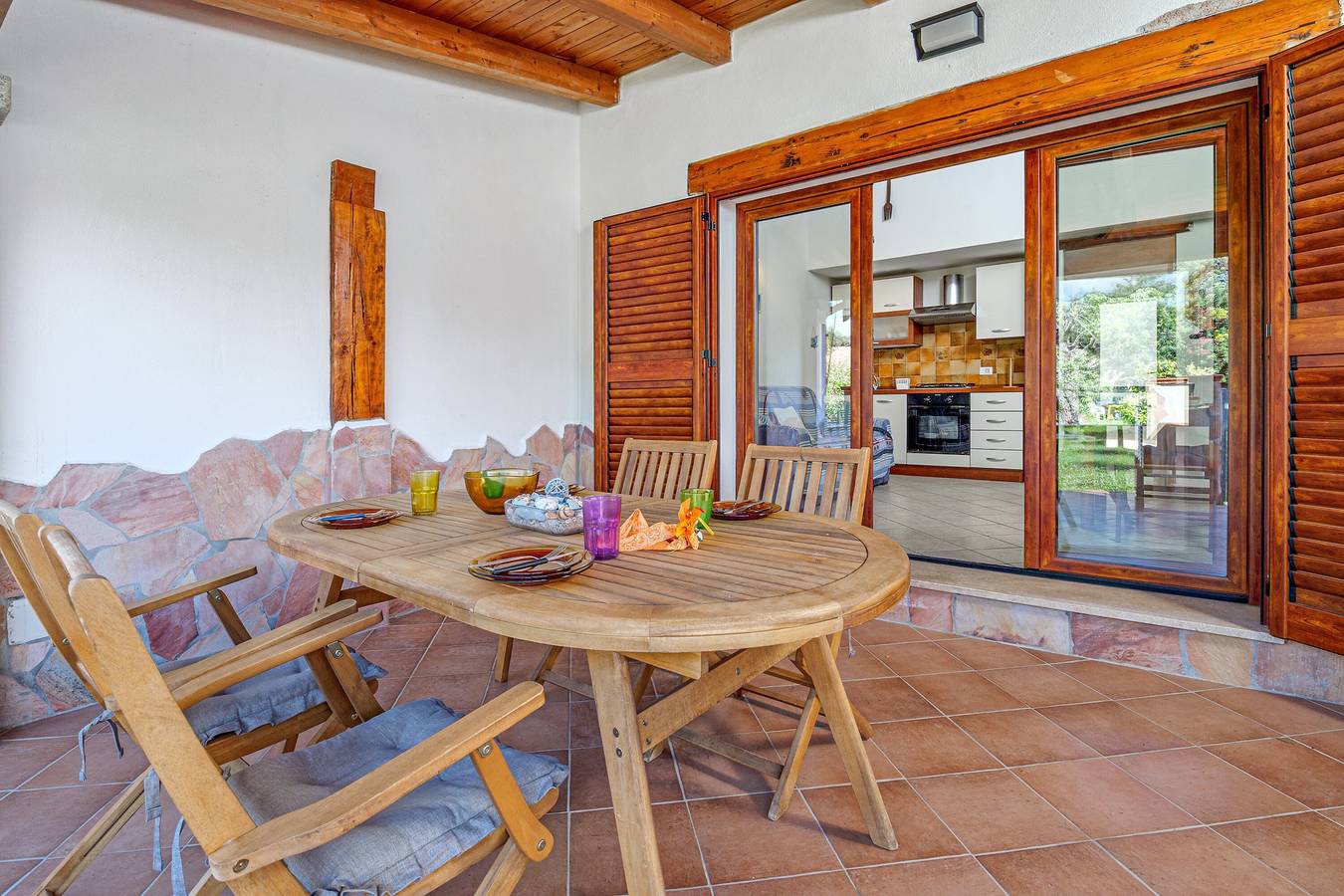 Maison de vacances "Villetta I Gerani" avec terrasse privée, jardin partagé et climatisation in San Teodoro, Olbia-Tempio