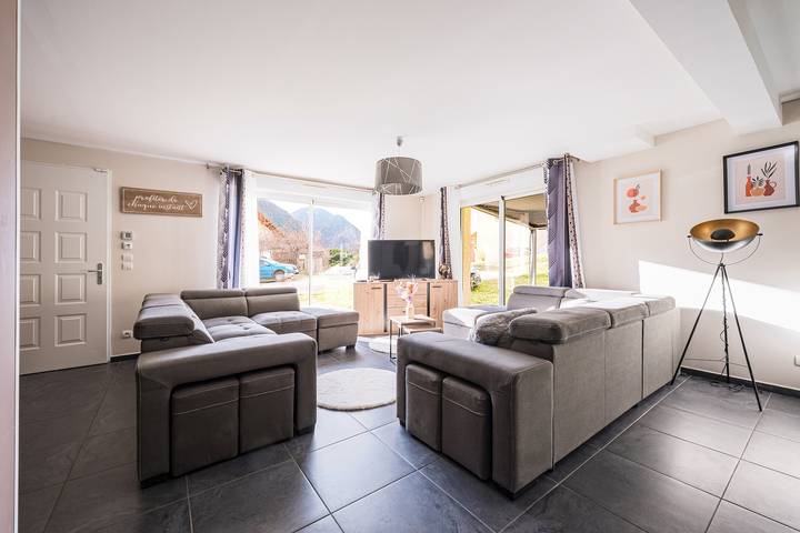 Villa « Maison Jarrier Ski, Vélo » : Vue Montagne, Terrasse Privée et Wi-Fi in Saint-Jean-de-Maurienne, Région de Saint-Jean-de-Maurienne