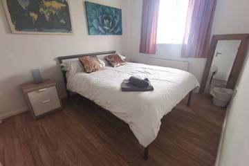 Holiday Home for 9 People in Plymouth, South West England, Photo 1