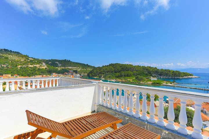 Apartment for 3 people, with balcony and view in Paxos