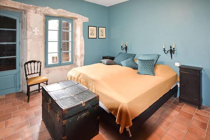Location de vacances pour 13 personnes, avec jardin à Clansayes - 2