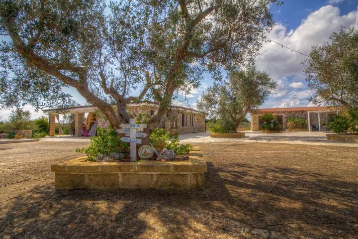 Casa vacanza per 5 persone, con giardino e idromassaggio nonché piscina, adatto a famiglie con bambini a Tiggiano