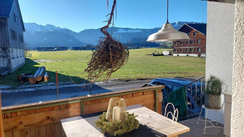 Ferienwohnung für 7 Personen, mit Balkon und Terrasse sowie Garten und Ausblick in Andelsbuch - 3