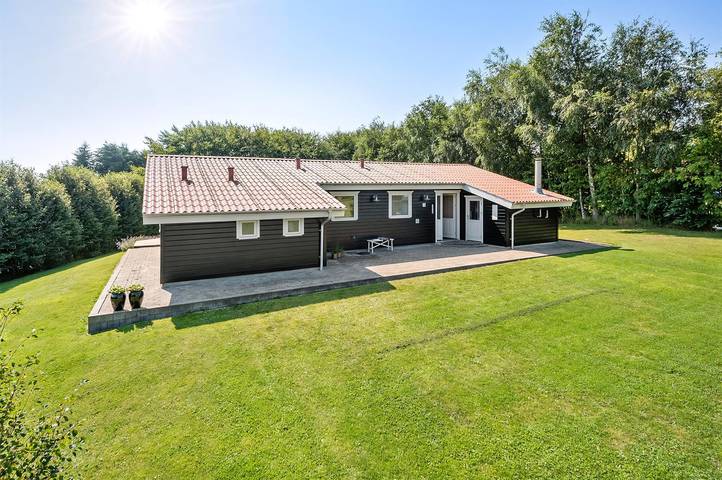 Ferienhaus für 8 Personen, mit Whirlpool und Garten sowie Terrasse - 1