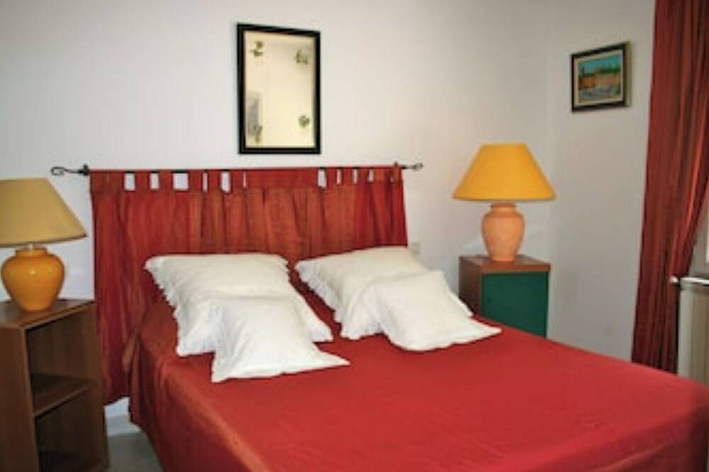 Entire apartment, Appartement de caractère dans un mas provençal in Jonquières, Vaucluse