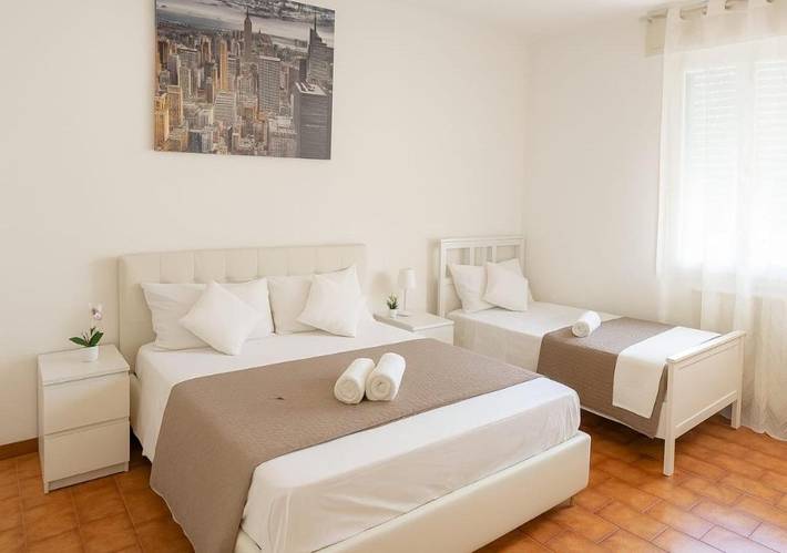 Chambre d’hôte pour 3 personnes, avec vue ainsi que terrasse et jardin à Mestre