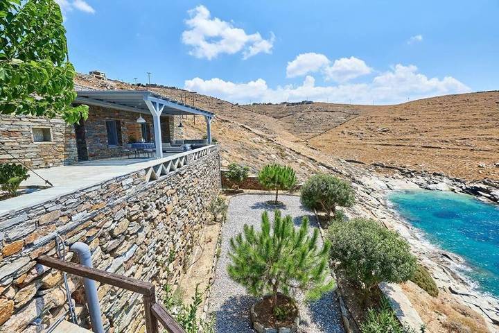 Location de vacances pour 4 personnes, avec vue ainsi que jardin et terrasse dans Kea - 2