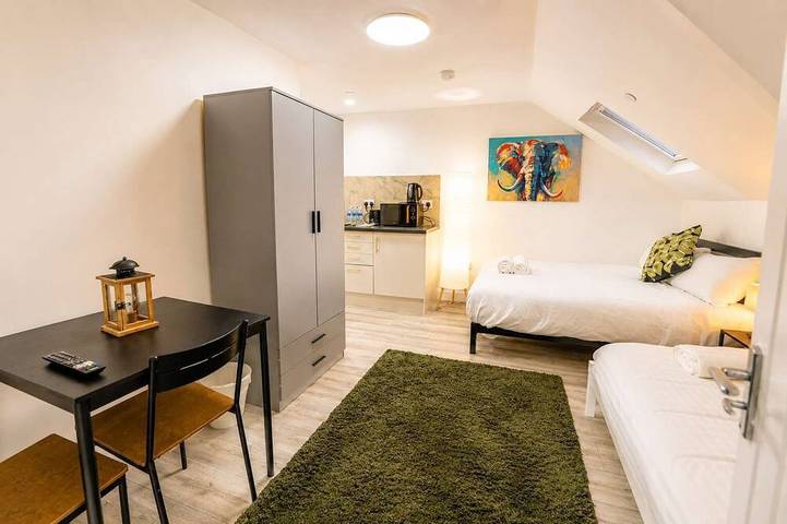Ganze Wohnung, Cardiff Studio Getaway: Hot Tub • WIFI in Cardiff, Cardiff und Umgebung
