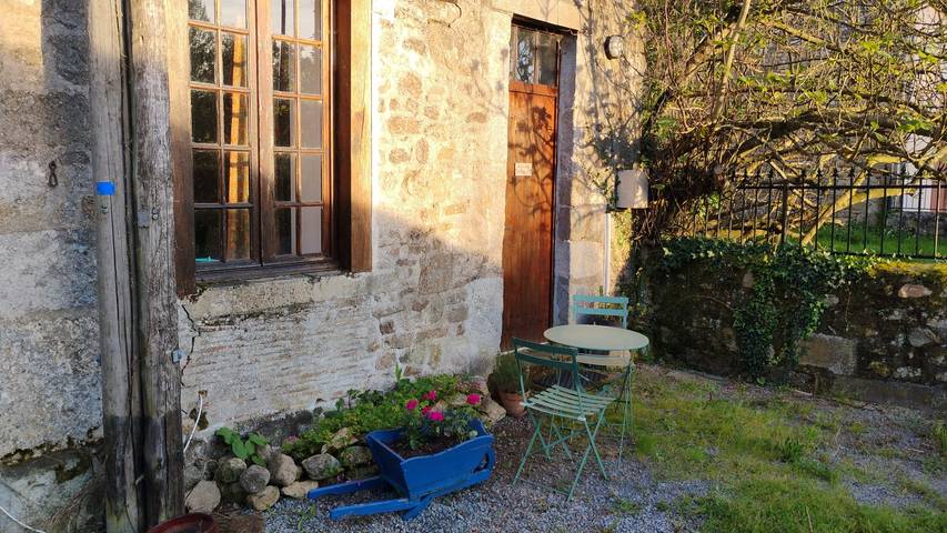 Gîte pour 2 personnes, avec Jardin et Vue sur le lac