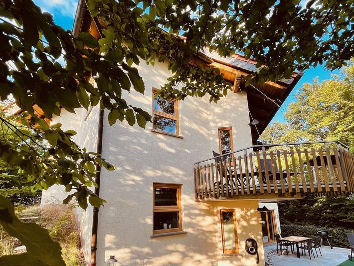 Ferienwohnung für 3 Personen, mit Balkon und Terrasse sowie Garten und Seeblick in Edertal
