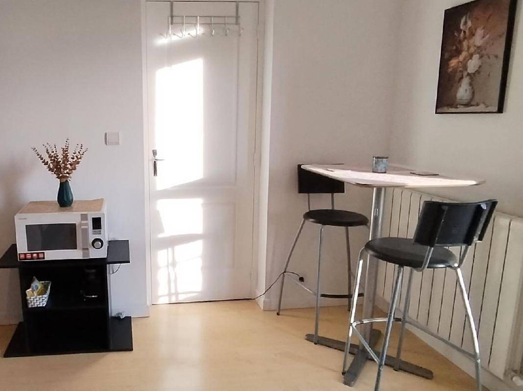 Location chambre spacieuse avec balcon et piscine in Albi, Région d'Albi