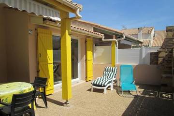 Location de vacances pour 7 personnes, avec piscine et terrasse à Portiragnes