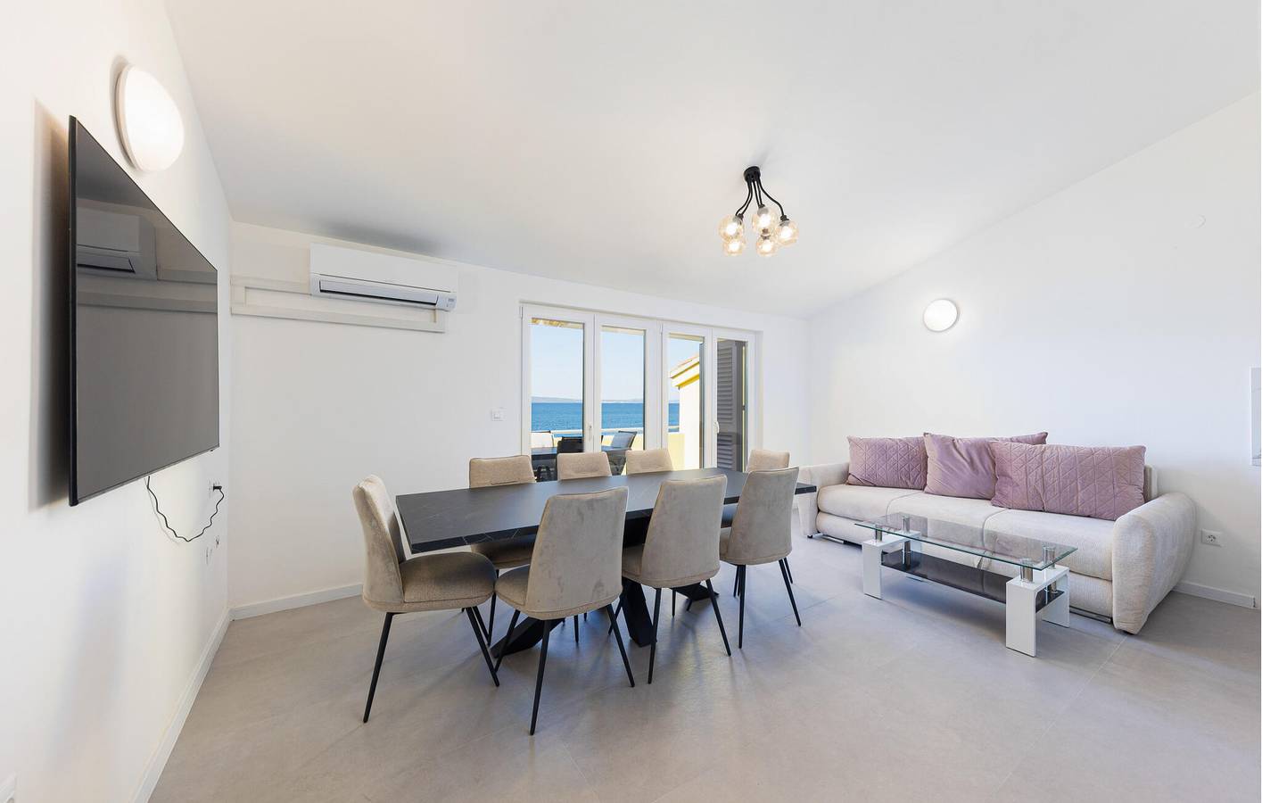 Ganze Ferienwohnung, Ferienwohnung für 9 Personen mit Terrasse in Dugi Rat, Split-Dalmatien