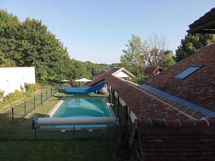 Gîte pour 4 personnes, avec jacuzzi ainsi que piscine et balcon à Liancourt-Saint-Pierre