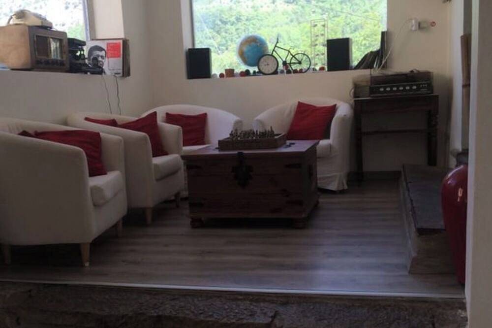 Villa 2 Pools Sleeps 27 in Puget-Théniers, Nice region