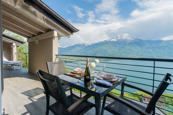 Ferienwohnung für 2 Personen, mit Balkon und Terrasse sowie Ausblick und Seeblick