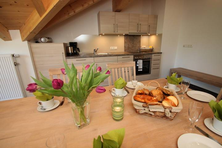 Vakantiewoning voor 9 personen, with Balkon and Terras as well as Tuin in Piding
