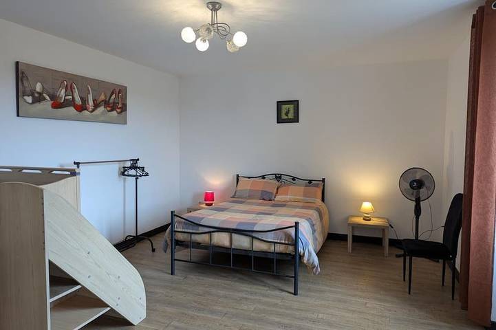 Gîte pour 6 personnes, avec Jardin à Oradour-Fanais - 3