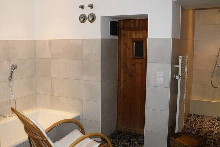 Ferienwohnung für 5 Personen, mit Terrasse und Garten sowie Sauna in Felsberg - 3