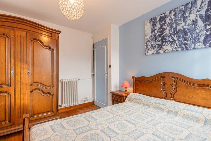 Apartamento entero, Apartamento con vistas panorámicas orientado al sur in Grust, Parque nacional de los Pirineos